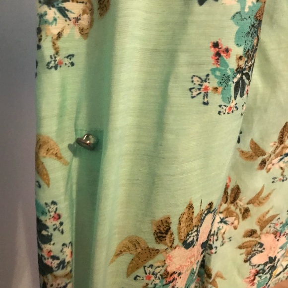 V neck chiffon blue  flowered printed blouse- S - Picture 4 of 7